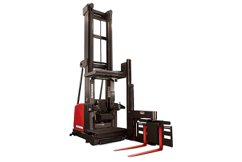 Swing-reach Raymond operando en pasillo estrecho de 1.8 metros con mástil articulado 90 grados en almacén refrigerado